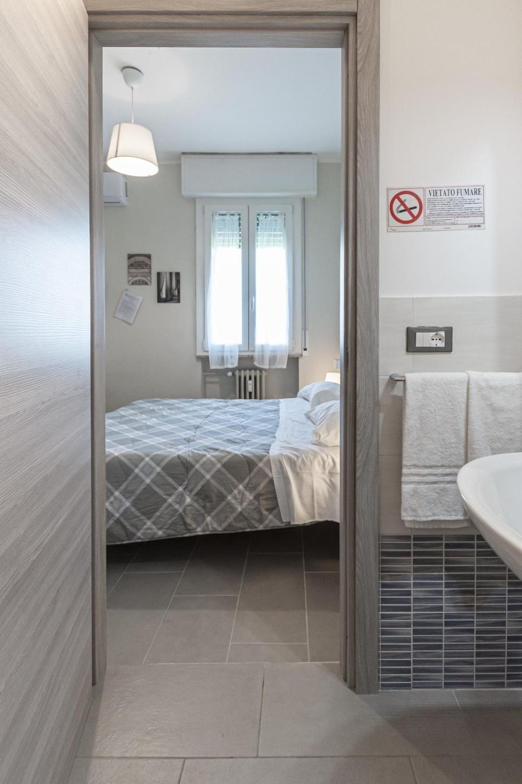 Fare Bnb - Room Del Parco Reggio nell'Emilia Exterior foto